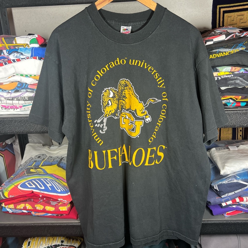 Vintage 90s University of Colorado Buffaloes single stitch tee streetwear
XXL
